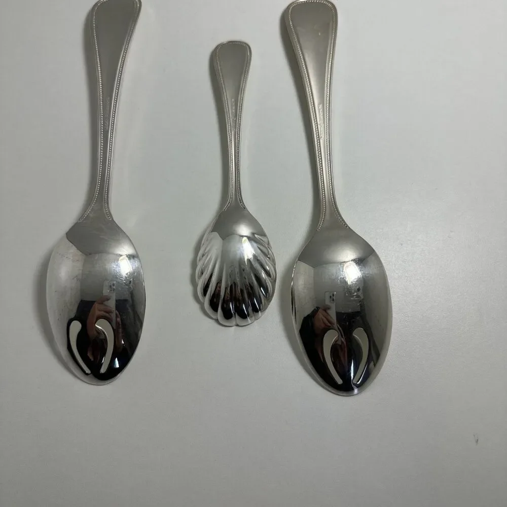 Reed & Barton Beaded English Gentry Silverplate sugar spoon pierced serving